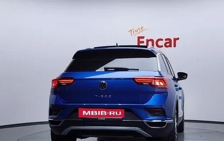 Volkswagen T-Roc I, 2022 год, 1 760 000 рублей, 5 фотография