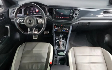 Volkswagen T-Roc I, 2023 год, 1 660 000 рублей, 6 фотография