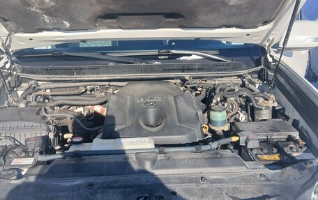 Toyota Land Cruiser Prado 150 рестайлинг 2, 2015 год, 3 800 000 рублей, 9 фотография