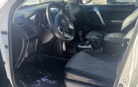 Toyota Land Cruiser Prado 150 рестайлинг 2, 2015 год, 3 800 000 рублей, 10 фотография