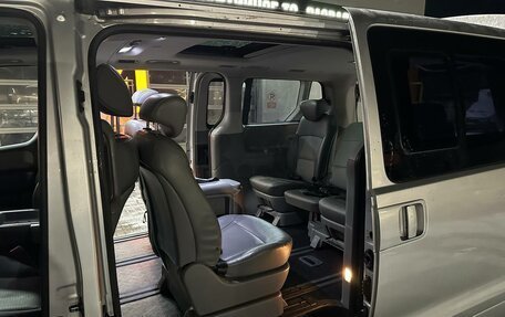 Hyundai Grand Starex Grand Starex I рестайлинг 2, 2009 год, 1 420 000 рублей, 14 фотография