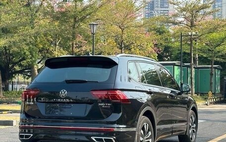 Volkswagen Tiguan II, 2021 год, 2 600 000 рублей, 6 фотография