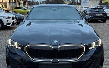 BMW 5 серия, 2025 год, 10 000 000 рублей, 3 фотография