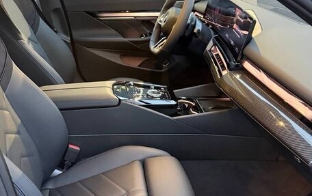 BMW 5 серия, 2025 год, 10 000 000 рублей, 8 фотография