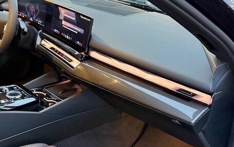 BMW 5 серия, 2025 год, 10 000 000 рублей, 21 фотография