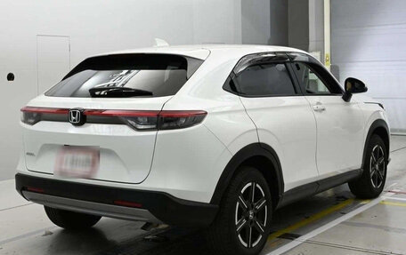 Honda Vezel, 2022 год, 2 260 000 рублей, 5 фотография