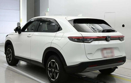 Honda Vezel, 2022 год, 2 260 000 рублей, 4 фотография