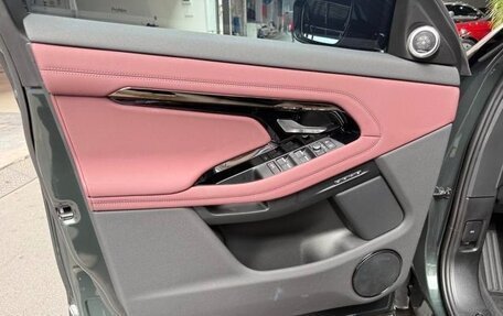 Land Rover Range Rover Evoque II, 2024 год, 4 400 000 рублей, 20 фотография