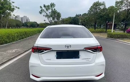 Toyota Corolla, 2022 год, 1 350 000 рублей, 5 фотография