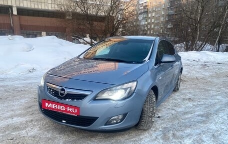 Opel Astra J, 2011 год, 395 000 рублей, 3 фотография