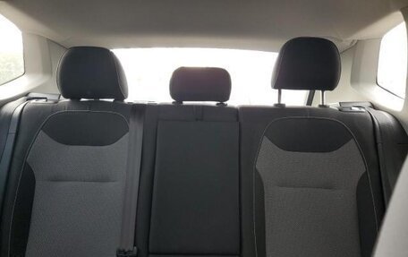 Volkswagen Taos, 2023 год, 2 370 000 рублей, 10 фотография