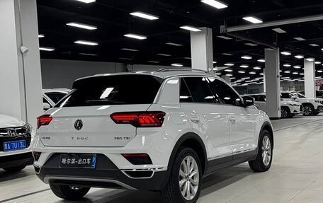 Volkswagen T-Roc I, 2022 год, 1 700 000 рублей, 3 фотография