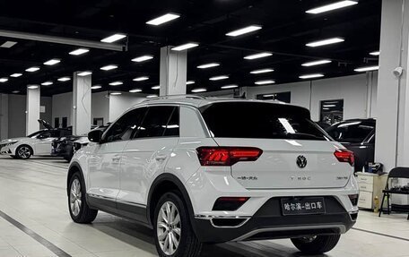 Volkswagen T-Roc I, 2022 год, 1 700 000 рублей, 6 фотография