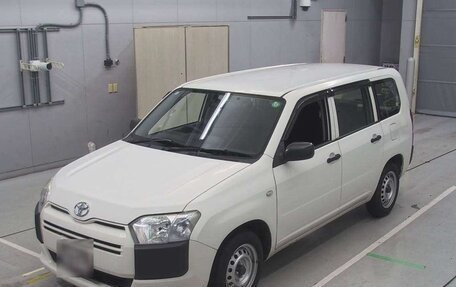 Toyota Probox I, 2018 год, 1 060 000 рублей, 2 фотография