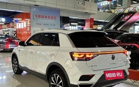 Volkswagen T-Roc I, 2022 год, 1 420 000 рублей, 10 фотография