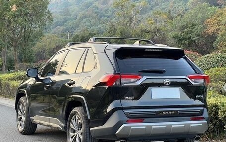 Toyota RAV4, 2025 год, 3 870 009 рублей, 4 фотография