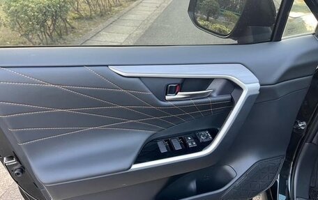 Toyota RAV4, 2025 год, 3 870 009 рублей, 10 фотография