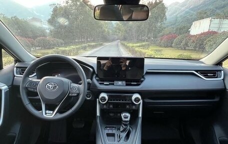 Toyota RAV4, 2025 год, 3 870 009 рублей, 11 фотография