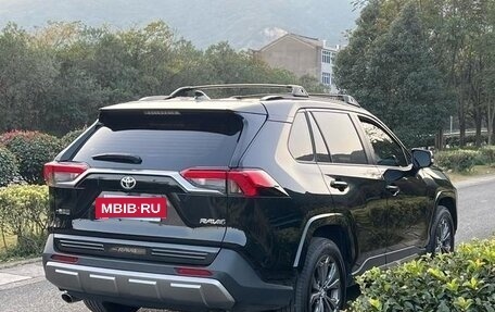 Toyota RAV4, 2025 год, 3 870 009 рублей, 6 фотография