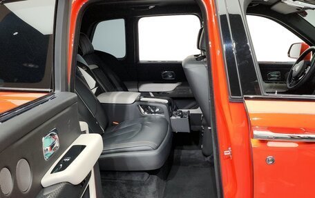 Rolls-Royce Cullinan, 2023 год, 44 885 000 рублей, 12 фотография