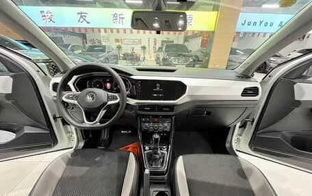 Volkswagen T-Cross I, 2023 год, 1 290 000 рублей, 11 фотография