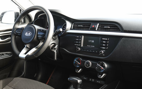 KIA Rio IV, 2018 год, 1 319 000 рублей, 10 фотография