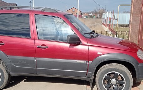 Chevrolet Niva I рестайлинг, 2015 год, 687 000 рублей, 2 фотография