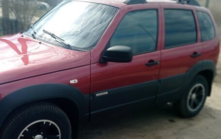 Chevrolet Niva I рестайлинг, 2015 год, 687 000 рублей, 5 фотография