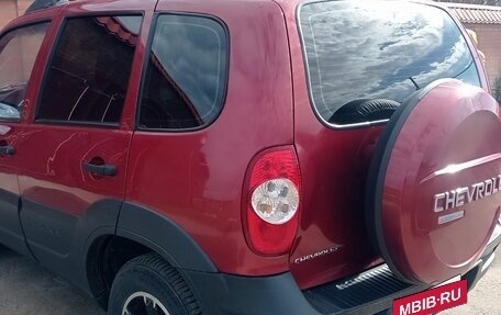 Chevrolet Niva I рестайлинг, 2015 год, 687 000 рублей, 4 фотография