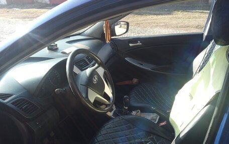 Hyundai Solaris II рестайлинг, 2012 год, 750 000 рублей, 5 фотография