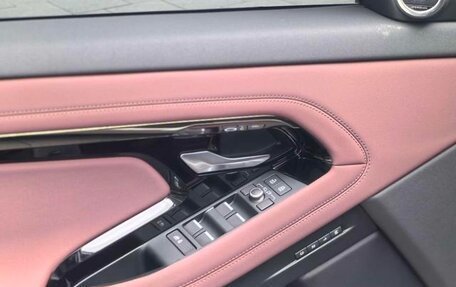 Land Rover Range Rover Evoque II, 2024 год, 4 440 000 рублей, 8 фотография