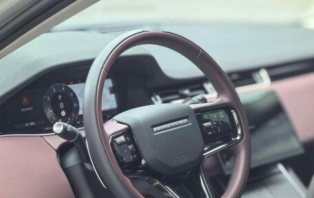 Land Rover Range Rover Evoque II, 2024 год, 4 440 000 рублей, 7 фотография