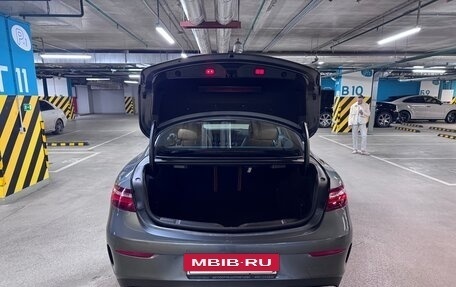 Mercedes-Benz E-Класс, 2019 год, 4 850 000 рублей, 10 фотография