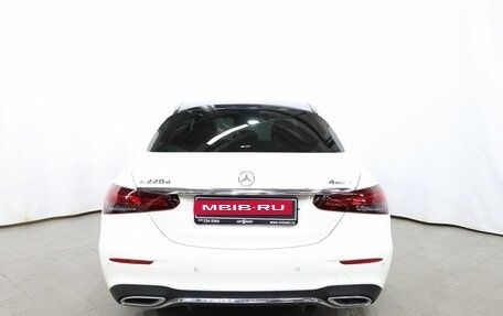 Mercedes-Benz E-Класс, 2020 год, 4 020 000 рублей, 5 фотография