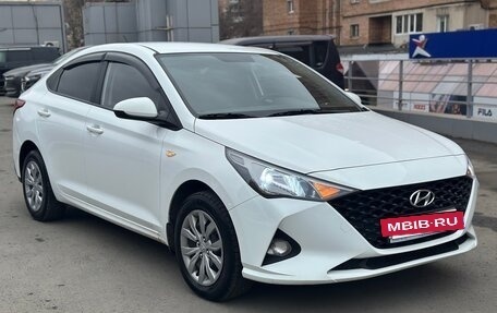 Hyundai Solaris II рестайлинг, 2021 год, 1 450 000 рублей, 2 фотография
