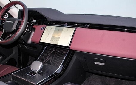 Land Rover Range Rover Evoque II, 2024 год, 4 380 000 рублей, 16 фотография