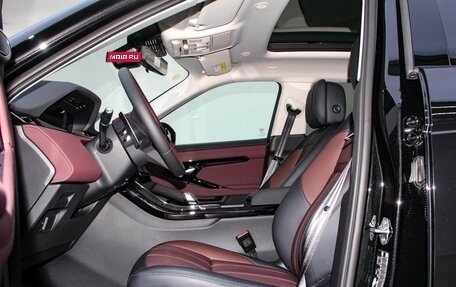 Land Rover Range Rover Evoque II, 2024 год, 4 380 000 рублей, 7 фотография