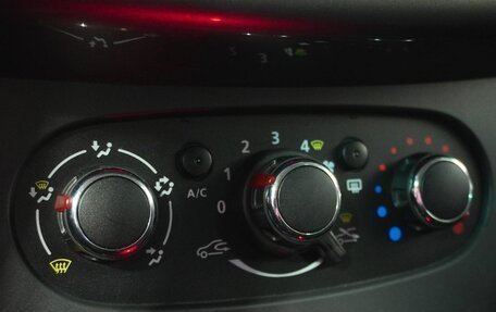 Renault Sandero II рестайлинг, 2017 год, 990 000 рублей, 13 фотография