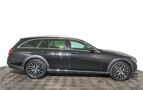 Mercedes-Benz E-Класс, 2021 год, 5 900 000 рублей, 3 фотография