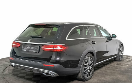 Mercedes-Benz E-Класс, 2021 год, 5 900 000 рублей, 4 фотография