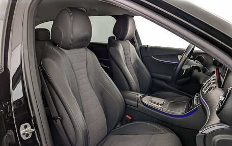 Mercedes-Benz E-Класс, 2021 год, 5 900 000 рублей, 23 фотография