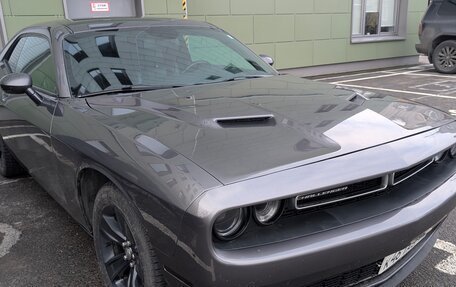 Dodge Challenger III рестайлинг 2, 2019 год, 3 300 000 рублей, 11 фотография