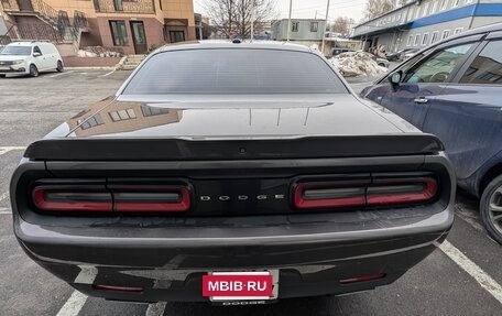 Dodge Challenger III рестайлинг 2, 2019 год, 3 300 000 рублей, 18 фотография