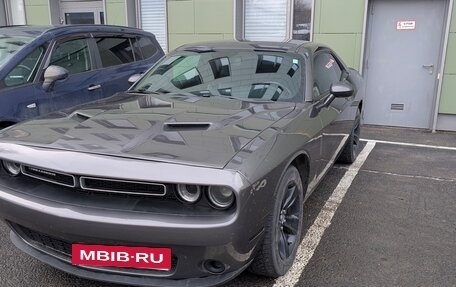 Dodge Challenger III рестайлинг 2, 2019 год, 3 300 000 рублей, 12 фотография
