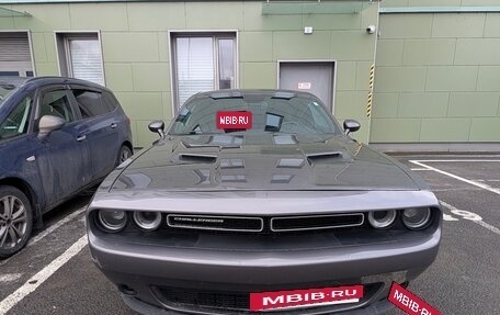 Dodge Challenger III рестайлинг 2, 2019 год, 3 300 000 рублей, 14 фотография