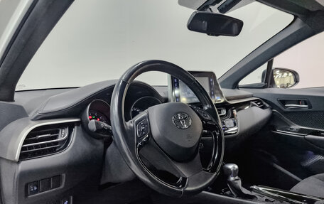 Toyota C-HR I рестайлинг, 2019 год, 2 555 000 рублей, 15 фотография