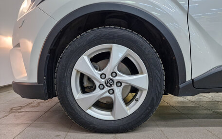 Toyota C-HR I рестайлинг, 2019 год, 2 555 000 рублей, 12 фотография