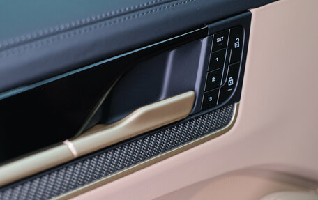 Porsche Cayenne III, 2025 год, 21 817 976 рублей, 14 фотография