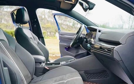 Volkswagen Golf VIII, 2022 год, 2 100 000 рублей, 6 фотография