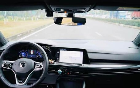 Volkswagen Golf VIII, 2022 год, 2 100 000 рублей, 9 фотография